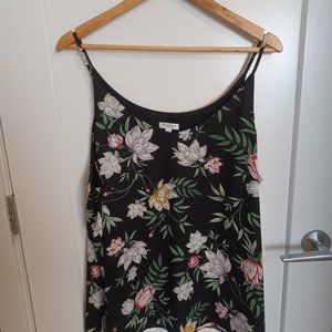 V-Neck sleeveless blouse, R Essentials